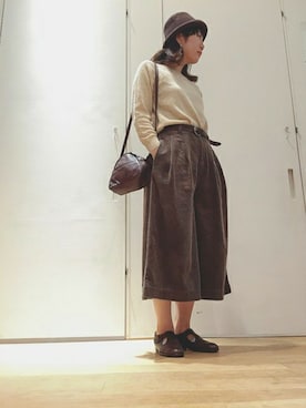 「yuni（ユニ　）のアイテム」を使った、アトリエドゥサボンさん（レディース・157cm）の秋コーディネート