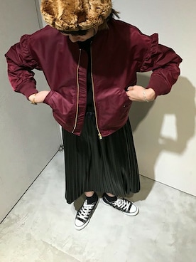 「アイテム（MA-1、レッド系）」を使った、アトリエドゥサボンさん（レディース・157cm）の秋コーディネート