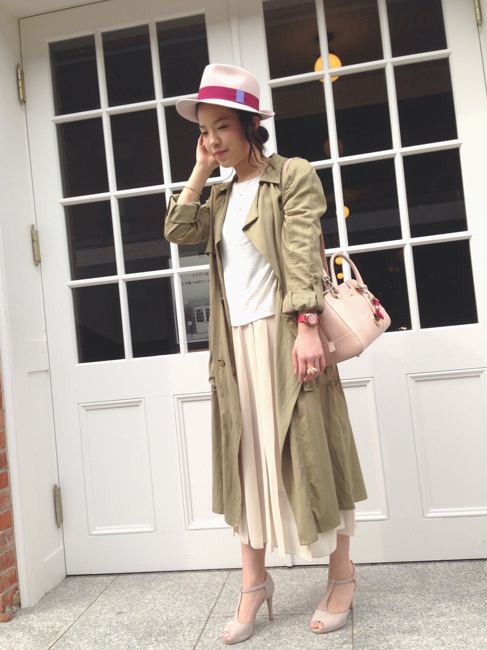 「オトナカジュアル、ホワイト、スカート、ootd、春コーデ、La cerise sur le chapeau、ZARA、journal standard、furla、MARC BY MARC JACOBS」｜「ZARAのアイテム（Tシャツ/カットソー、ホワイト系）」を使った、Soraさん（レディース・160cm）の春コーディネートの1枚目の写真