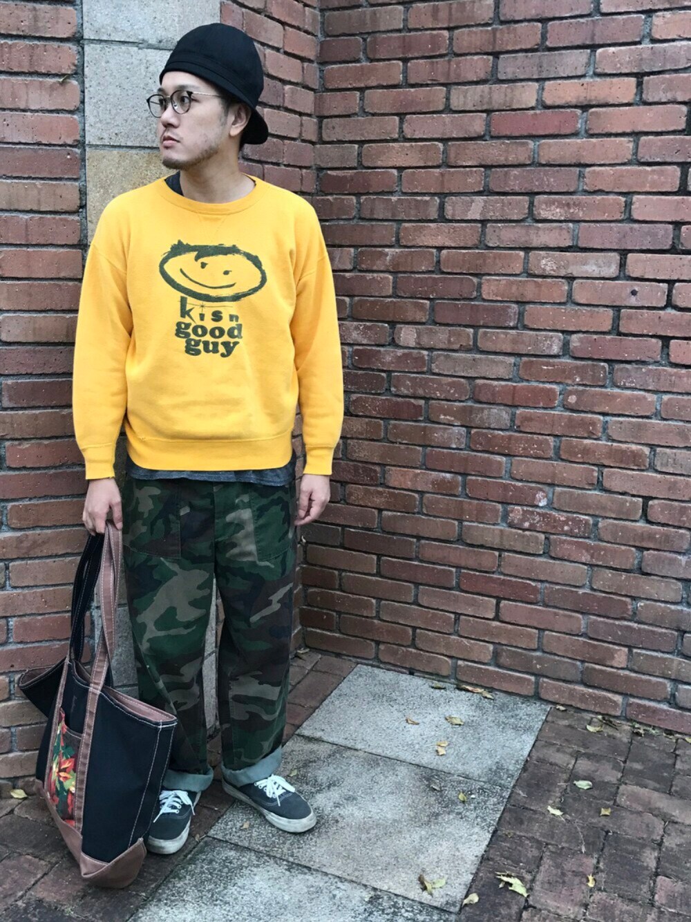 「スウェット、vintage、ミリタリーパンツ、カモ柄、カモフラ、VANS、キャップ後ろかぶり、メガネ男子、古着、WEAR HALLOWEEN 2016」｜「Varde77のアーミーキャップ（キャップ、ブラック系）」を使った、Mdskさん（メンズ・173cm）の秋コーディネートの1枚目の写真