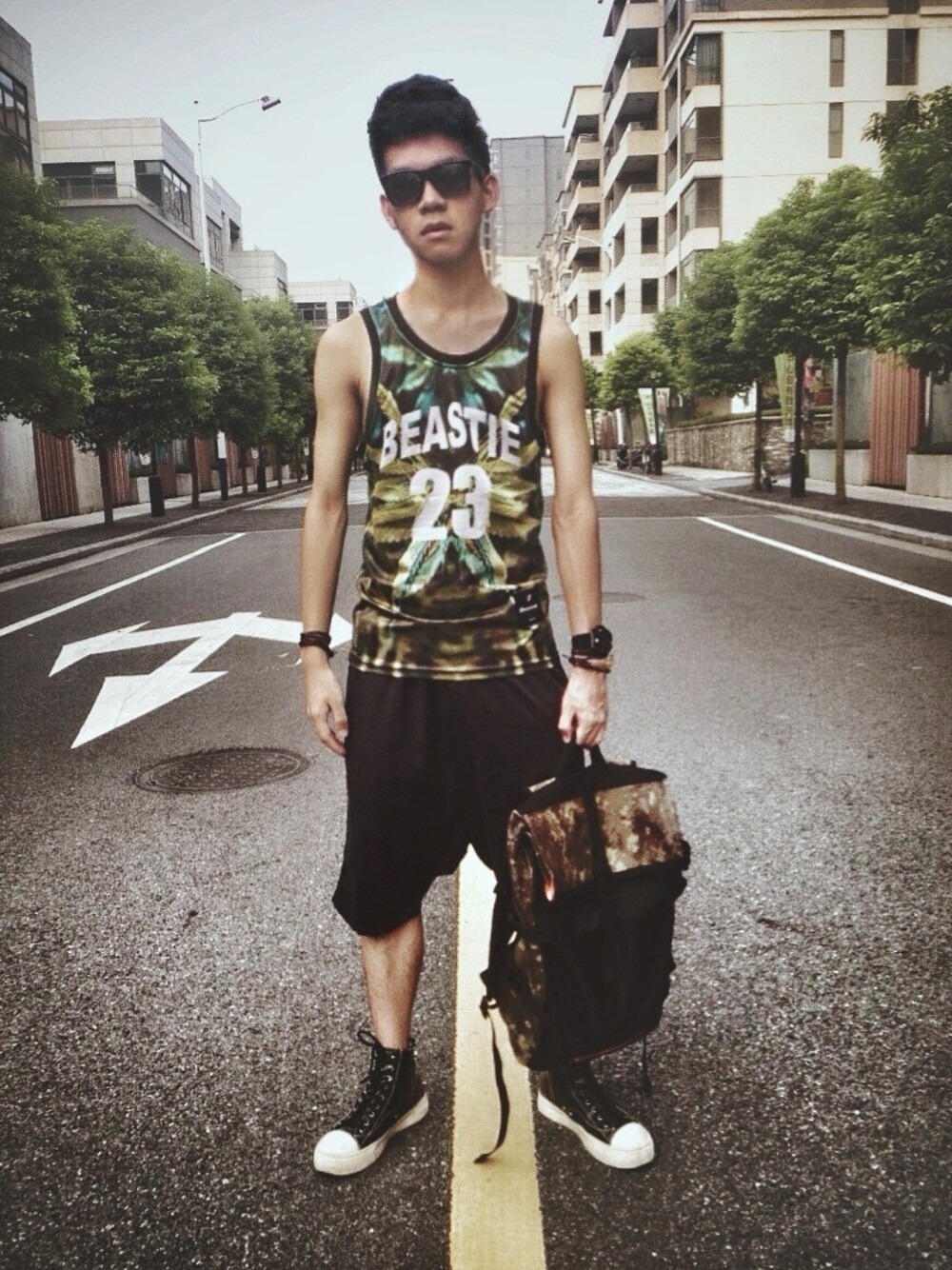 「公路」｜「DAWNのアイテム（タンクトップ、その他）」を使った、K.Bさん（メンズ・175cm）の夏コーディネートの1枚目の写真