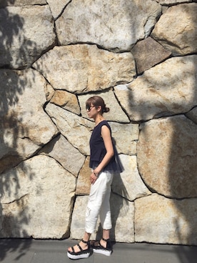 「ネイビー×ホワイト」｜「アイテム（サンダル）」を使った、Yukimiさん（レディース・168cm）の春コーディネート