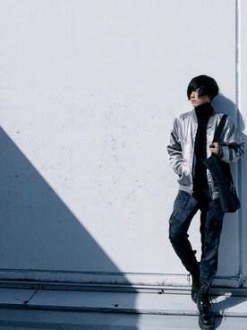 「アイテム（ナイロンジャケット、シルバー系）」を使った、蟲さん（メンズ・171cm）の冬コーディネート