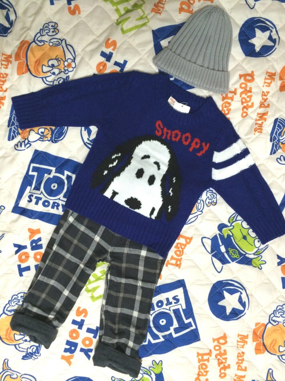 「おとこのこ、ベビーコーデ、ベビー、80サイズ」｜「SNOOPYのアイテム（ニット/セーター、ブルー系）」を使った、puuuumaさん（キッズ・70cm）の夏コーディネートの1枚目の写真