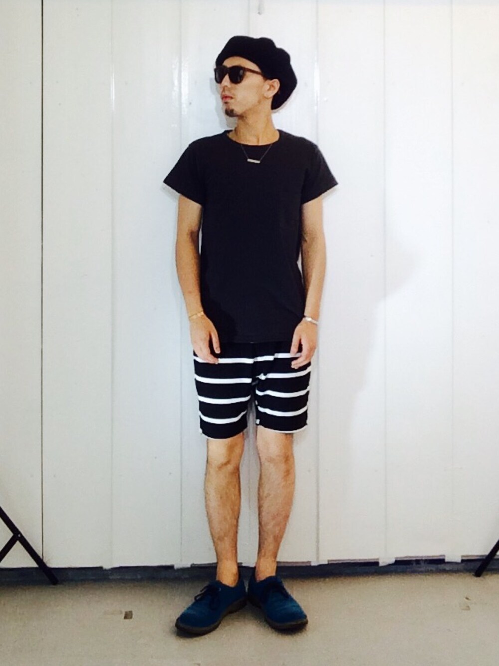 「夏、フェススタイル、rock、シンプル、ブラック、ボーダー、ショーツ」｜「bのアイテム（ハンチング/ベレー帽、ブラック系）」を使った、YOSHiTACKさん（メンズ・165cm）の夏コーディネートの1枚目の写真