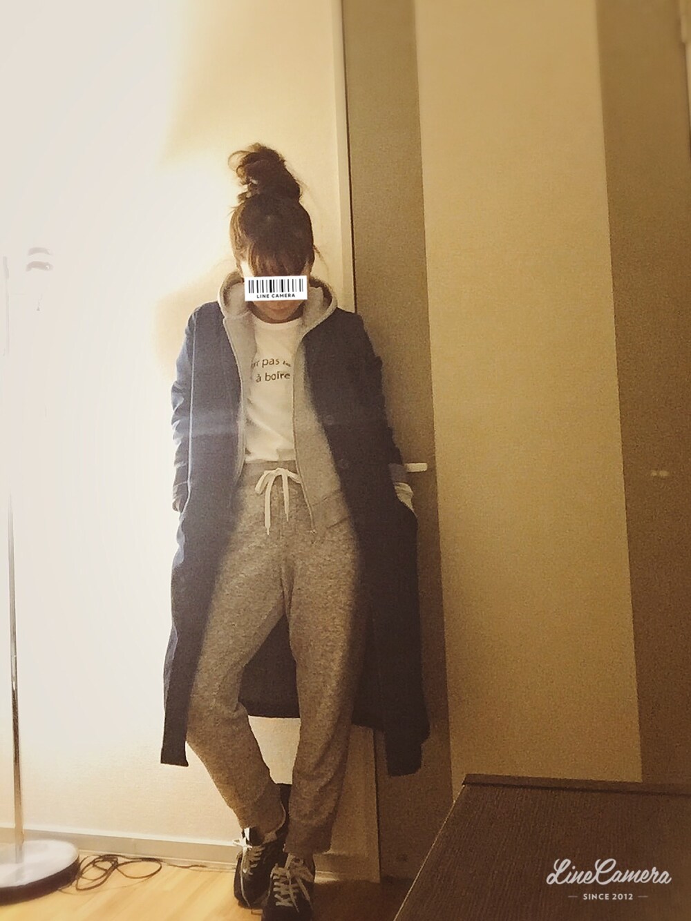 「デニム」｜「UNIQLOのWOMEN スウェットパンツ（その他パンツ、グレー系）」を使った、Pee--さん（レディース・156cm）の秋コーディネートの1枚目の写真