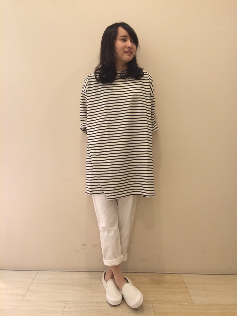 「ciaopanic、ハイネック、ワンピース、VANS、白パンツ、スリッポン」｜「CIAOPANICの【Ciaopanic】　度詰めハイネックビッグTee/OP（ワンピース、その他）」を使った、yukiko_yamaさん（レディース・161cm）の春コーディネートの1枚目の写真