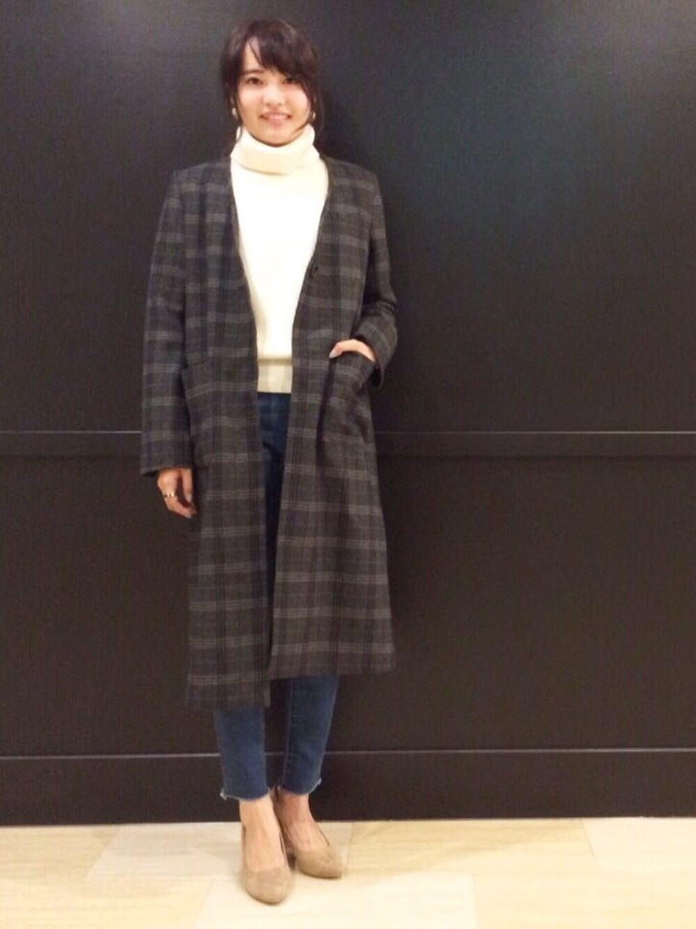 「ciaopanic、ロングコート、パンプス、スキニーデニム、タートルネックニット」｜「CIAOPANICの【Ciaopanic】　TURTLE-NKSWEATER（ニット/セーター、ホワイト系）」を使った、yukiko_yamaさん（レディース・161cm）の秋コーディネートの1枚目の写真