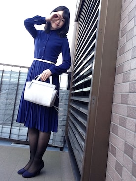 「アイテム（本、レッド系）」を使った、Marinaさん（レディース・168cm）の春コーディネート