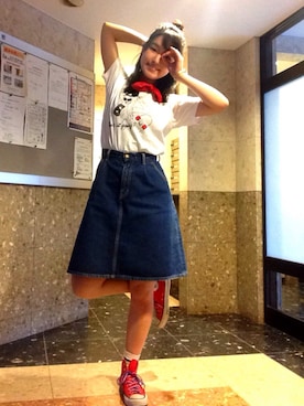 「アイテム（本、レッド系）」を使った、Marinaさん（レディース・168cm）の春コーディネート