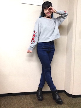 「アイテム（本、イエロー系）」を使った、Marinaさん（レディース・168cm）の秋コーディネート