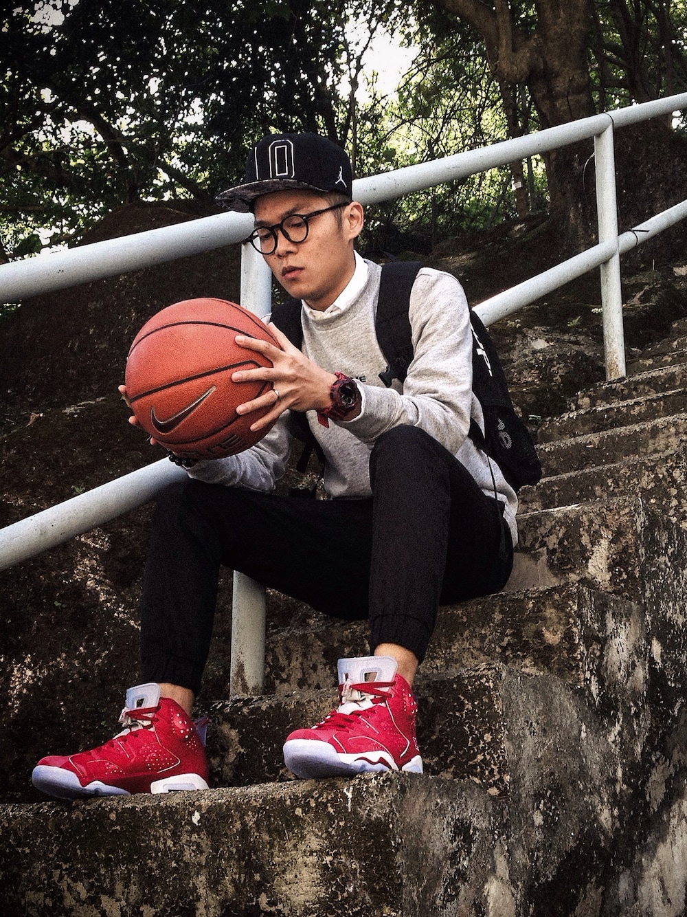 「AIR JORDAN、Jordan、red、supreme、BasketBall、shohoku、slamdunk、SLABHK、SLAB、Hong Kong」｜「Supreme のアイテム（シャツ/ブラウス、ホワイト系）」を使った、BIG.J さん（メンズ・175cm）の秋コーディネートの1枚目の写真