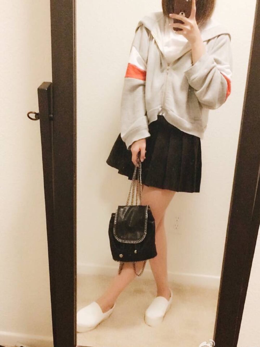 「school day」｜「American Apparelのアイテム（スカート、ブラック系）」を使った、paintsupercuteさん（レディース・157cm）の秋コーディネートの1枚目の写真