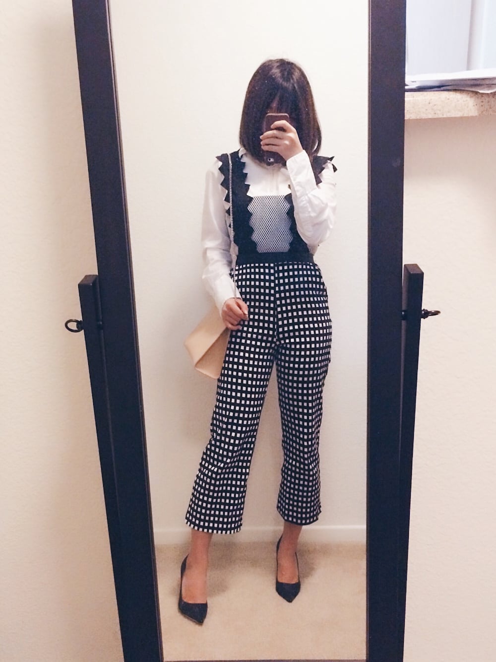 「dating、movieday」｜「jcrewのアイテム（シャツ/ブラウス、ホワイト系）」を使った、paintsupercuteさん（レディース・157cm）の秋コーディネートの1枚目の写真