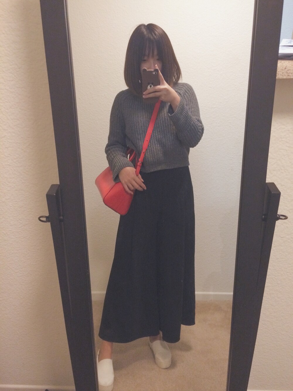 「grey」｜「American Apparelのアイテム（ニット/セーター、グレー系）」を使った、paintsupercuteさん（レディース・157cm）の秋コーディネートの1枚目の写真
