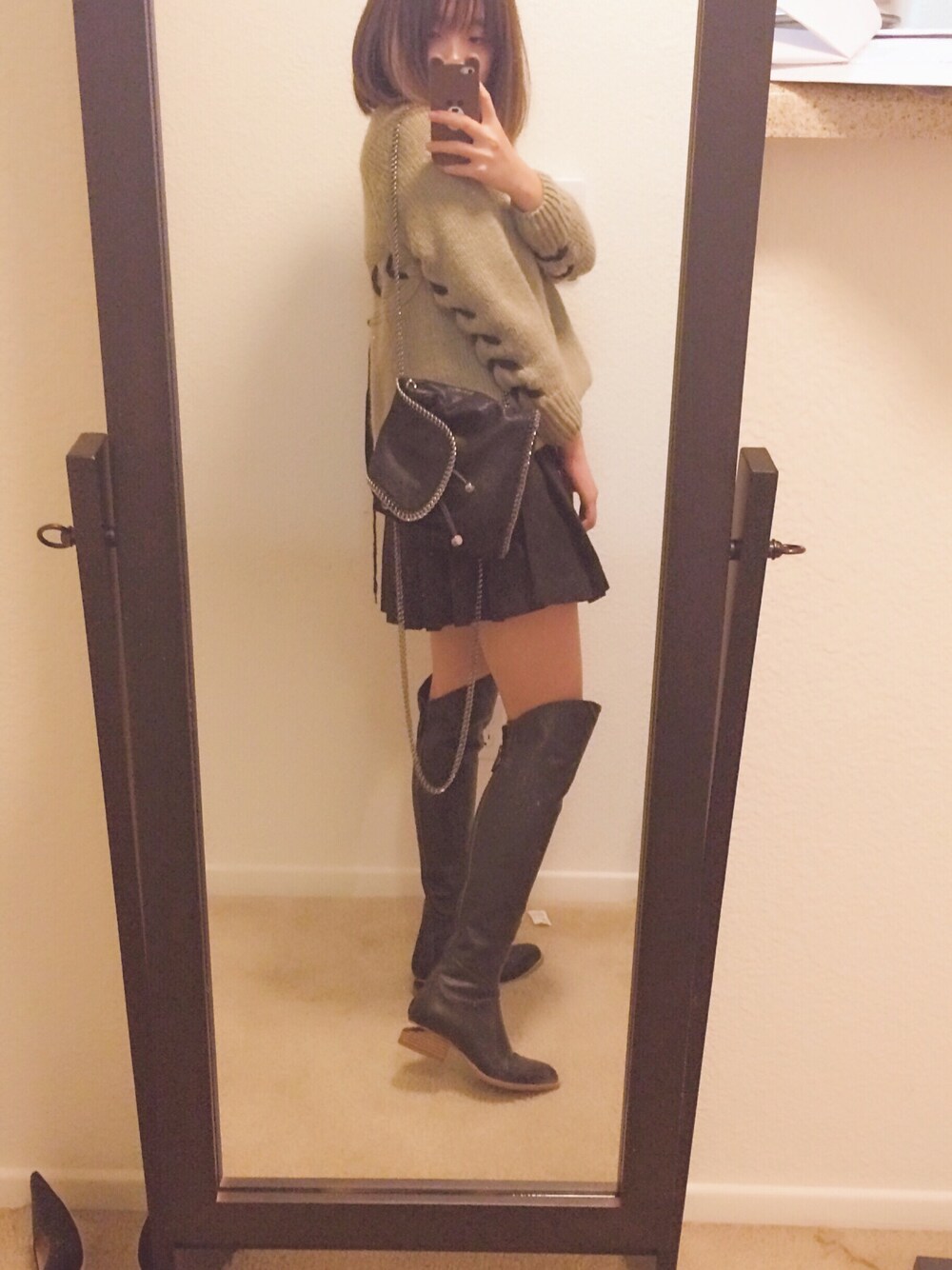 「boots」｜「SNIDELのアイテム（ニット/セーター、グリーン系）」を使った、paintsupercuteさん（レディース・157cm）の秋コーディネートの1枚目の写真