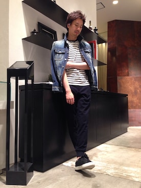 「buddy（バディ）のアイテム（スニーカー）」を使った、OMIさん（メンズ・180cm）の春コーディネート