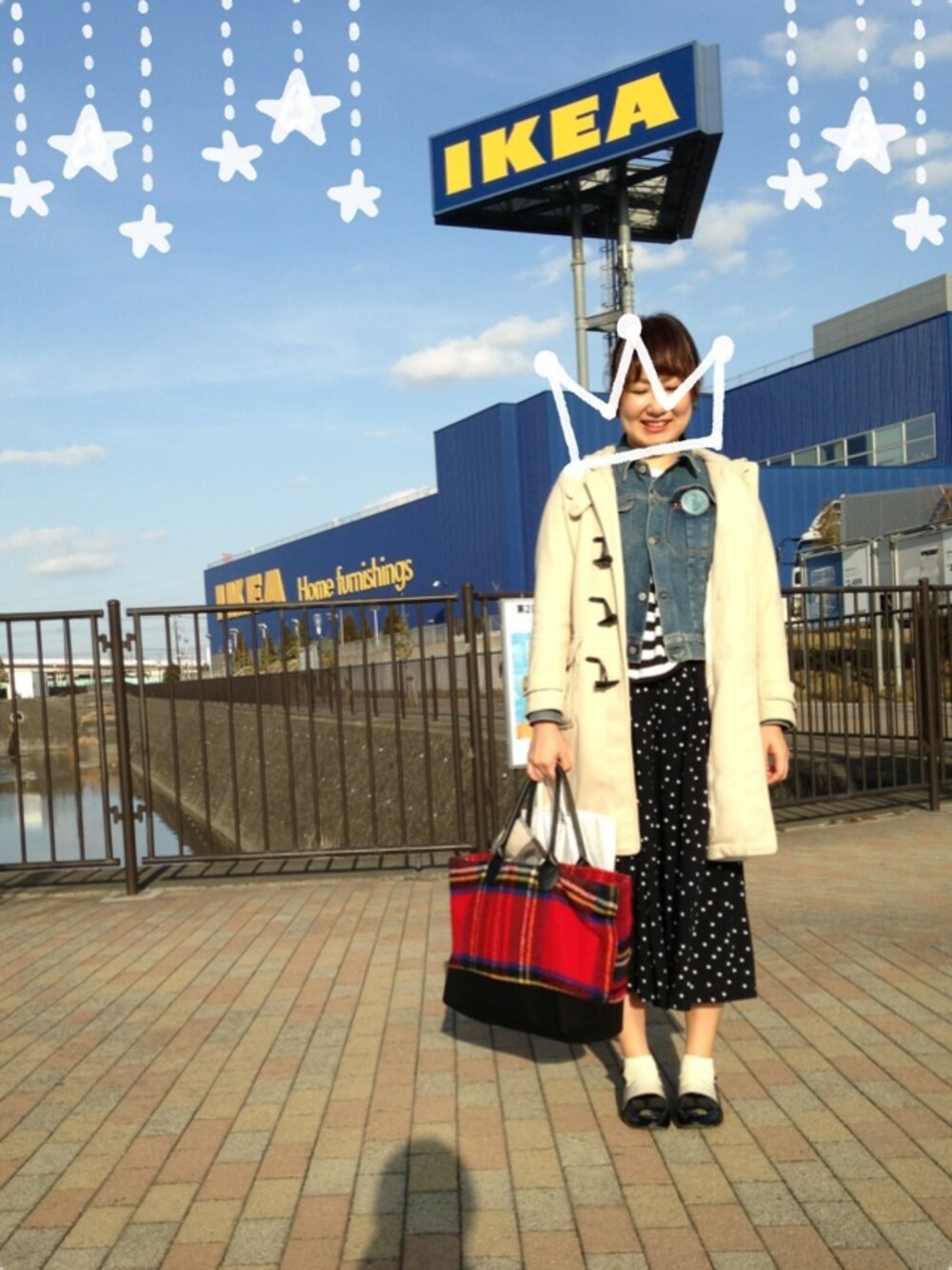 「アウターONアウター、デニム、ガウチョパンツ、ダッフルコート、ローファー、白ソックス」｜「45Rのアイテム（デニムジャケット、ブルー系）」を使った、まるもちさん（レディース・171cm）の冬コーディネートの1枚目の写真