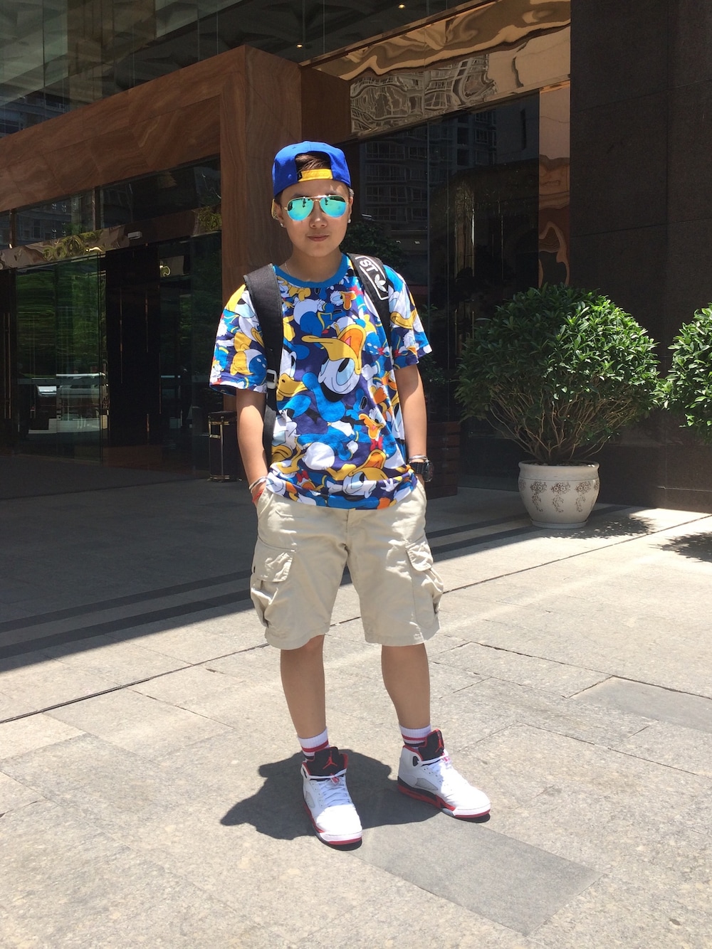 「休闲、逛街、昆明」｜「Disneyのアイテム（Tシャツ/カットソー、その他）」を使った、RELAX-渣仔Chrisさん（レディース・160cm）の冬コーディネートの1枚目の写真