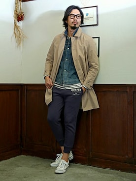 「The DUFFER of ST.GEORGE（ザダファーオブセントジョージ）のアイテム（ステンカラーコート）」を使った、JEEさん（メンズ・182cm）の春コーディネート