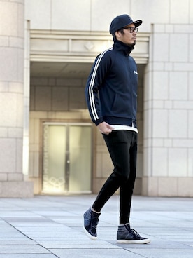 「アイテム（ジャージ）」を使った、JEEさん（メンズ・182cm）の冬コーディネート