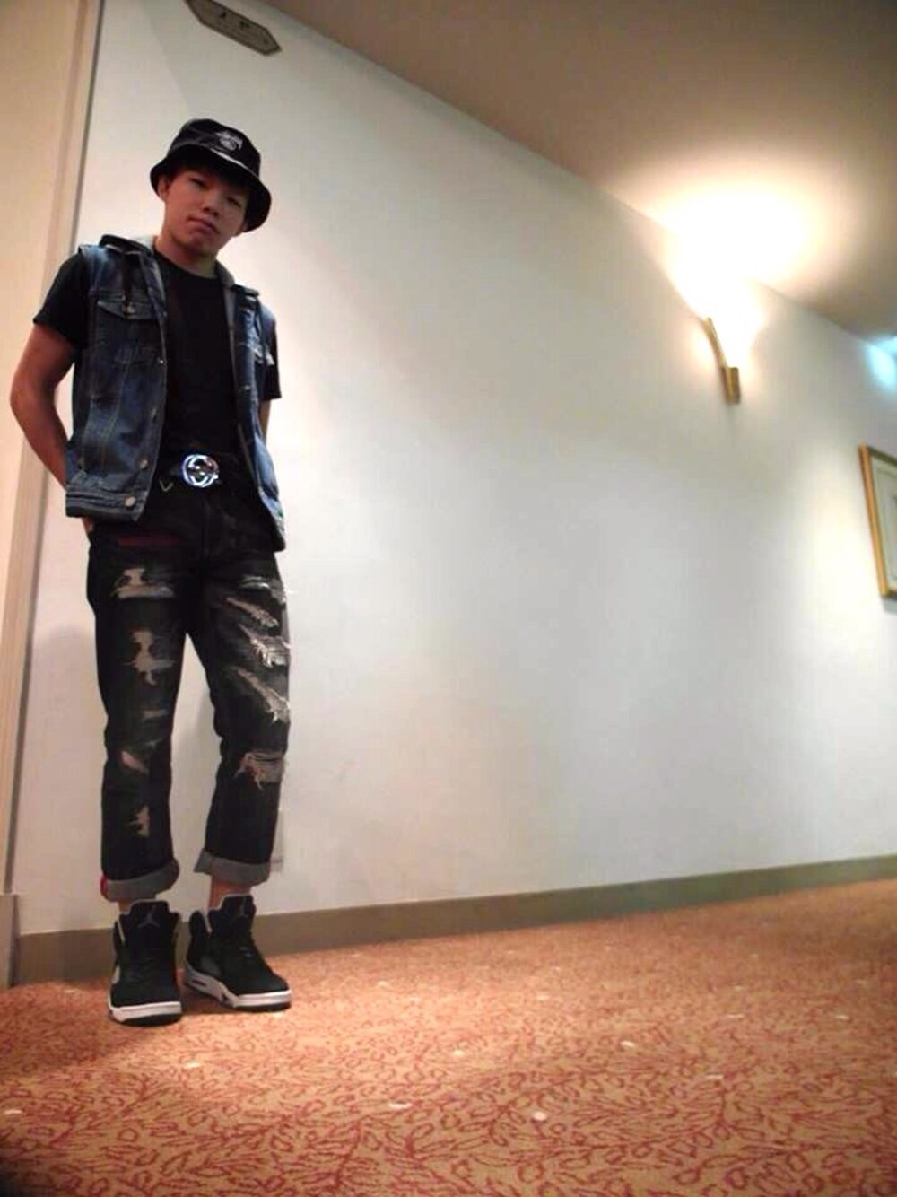 「Japan、funny、travel」｜「STUSSYのアイテム（キャップ、ブラック系）」を使った、YuanHongHuangさん（メンズ・170cm）の秋コーディネートの1枚目の写真
