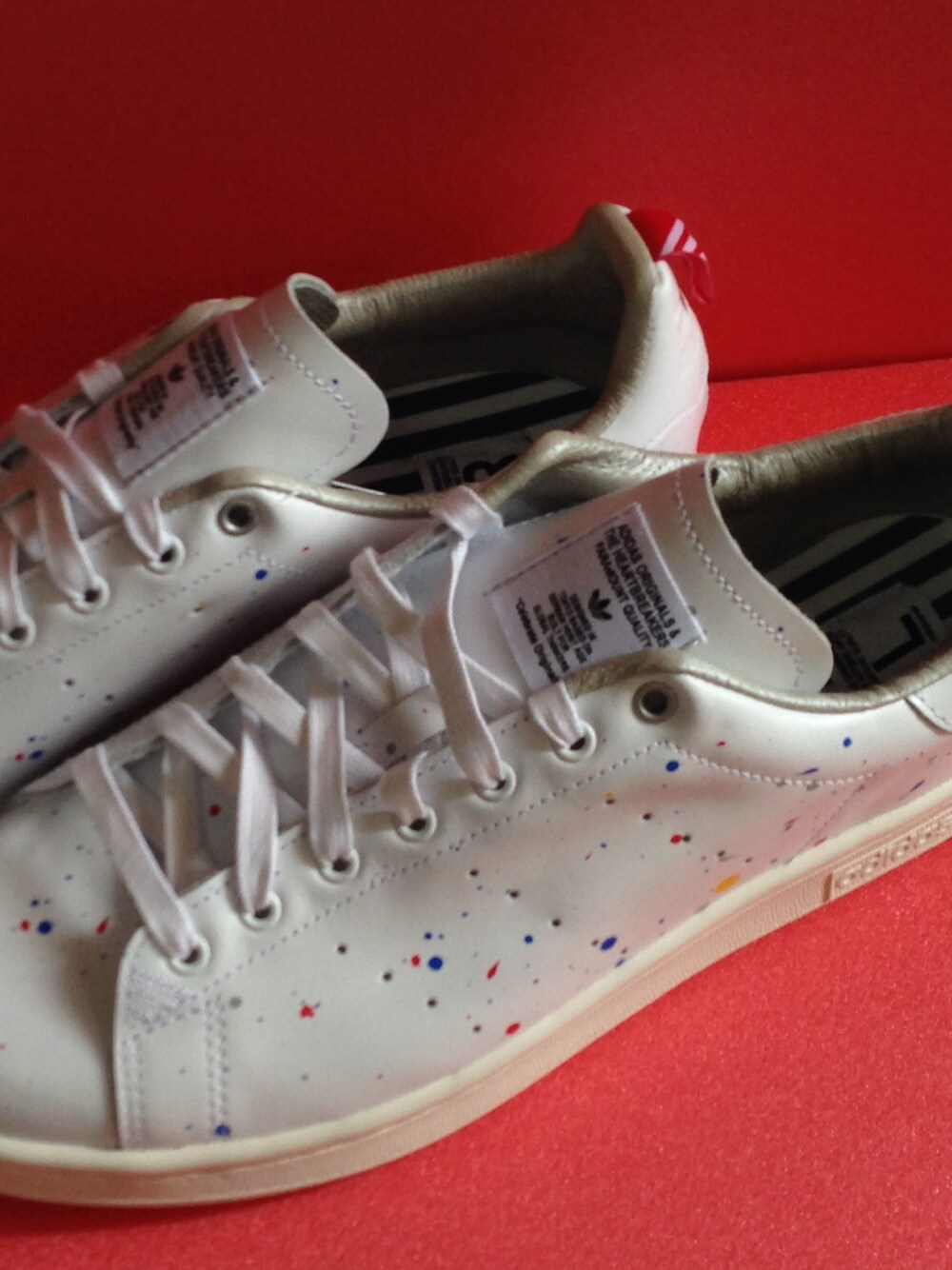「シューズ、白いスニーカー、スタンスミス、adidas originals」｜「adidas Originalsのアディダス オリジナルス×ベドウィン adidas Originals BW STAN SMITH（スニーカー、ホワイト系）」を使った、ジャン フランコさん（メンズ・176cm）の春コーディネートの1枚目の写真