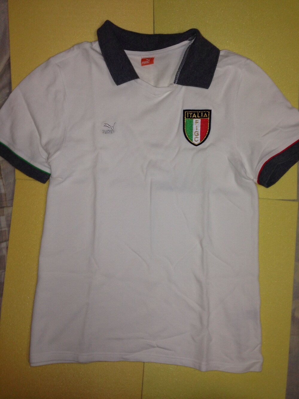 「ホワイト、ポロシャツ、プーマ、イタリア」｜「PUMAのFIGCイタリア T7半袖ポロシャツ - Italia（ポロシャツ、ホワイト系）」を使った、ジャン フランコさん（メンズ・176cm）の夏コーディネートの1枚目の写真