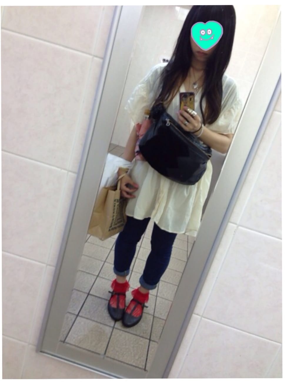 「FAD3、JAS.M.B 、UNBILICAL、Vivienne Westwood」｜「Vivienne Westwoodのアーマーリング（リング、シルバー系）」を使った、黒猫さん（レディース・164cm）の秋コーディネートの1枚目の写真