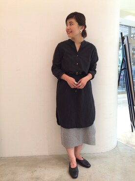 「BEAUTY&YOUTH UNITED ARROWS（ビューティーアンドユースユナイテッドアローズ）のBY テレコリブ サイドスリットスカート（スカート、グレー系）」を使った、Asami Katsubeさん（レディース・160cm）の夏コーディネート