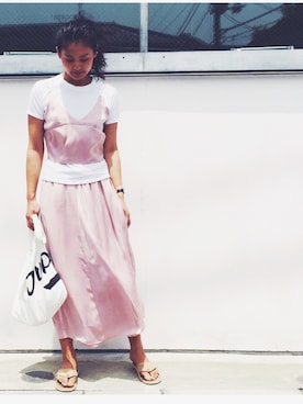 「HOLIDAY（ホリデイ）のアイテム」を使った、NABEさん（レディース・170cm）の春コーディネート