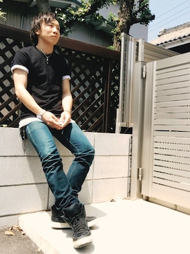「H&M（エイチ・アンド・エム）のアイテム（Tシャツ/カットソー、ブラック系）」を使った、yasさん（メンズ・170cm）の春コーディネート