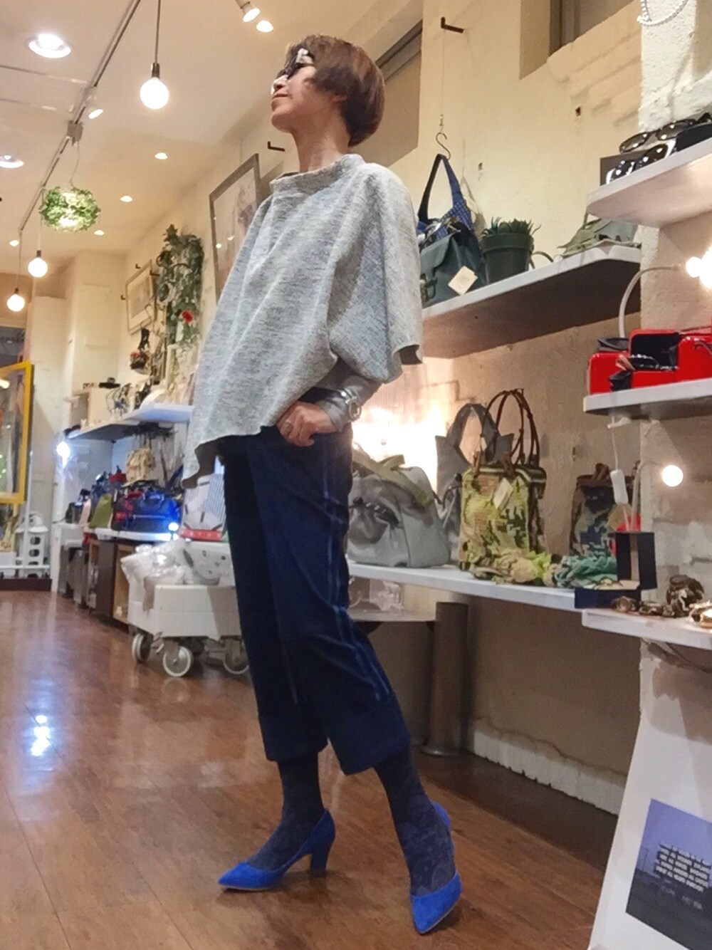 「RINGselectshop、rupert Sanderson、TATACHRISTIANE、VIRGINIA BIZZI collection PRIVEE?、LARA BOHINC」｜「TATA CHRISTINEのアイテム（トップス、グレー系）」を使った、MizueTakahashiさん（レディース・165cm）の春コーディネートの1枚目の写真