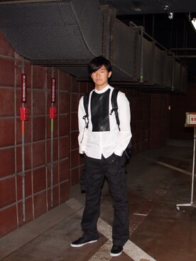 「NEIL BARRETT（ニールバレット）のアイテム（シャツ/ブラウス）」を使った、タバサさん（メンズ・183cm）の冬コーディネート