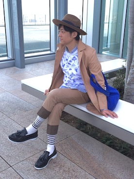 「総柄トップス」｜「アイテム（ステンカラーコート）」を使った、HIROさん（メンズ・171cm）の冬コーディネート