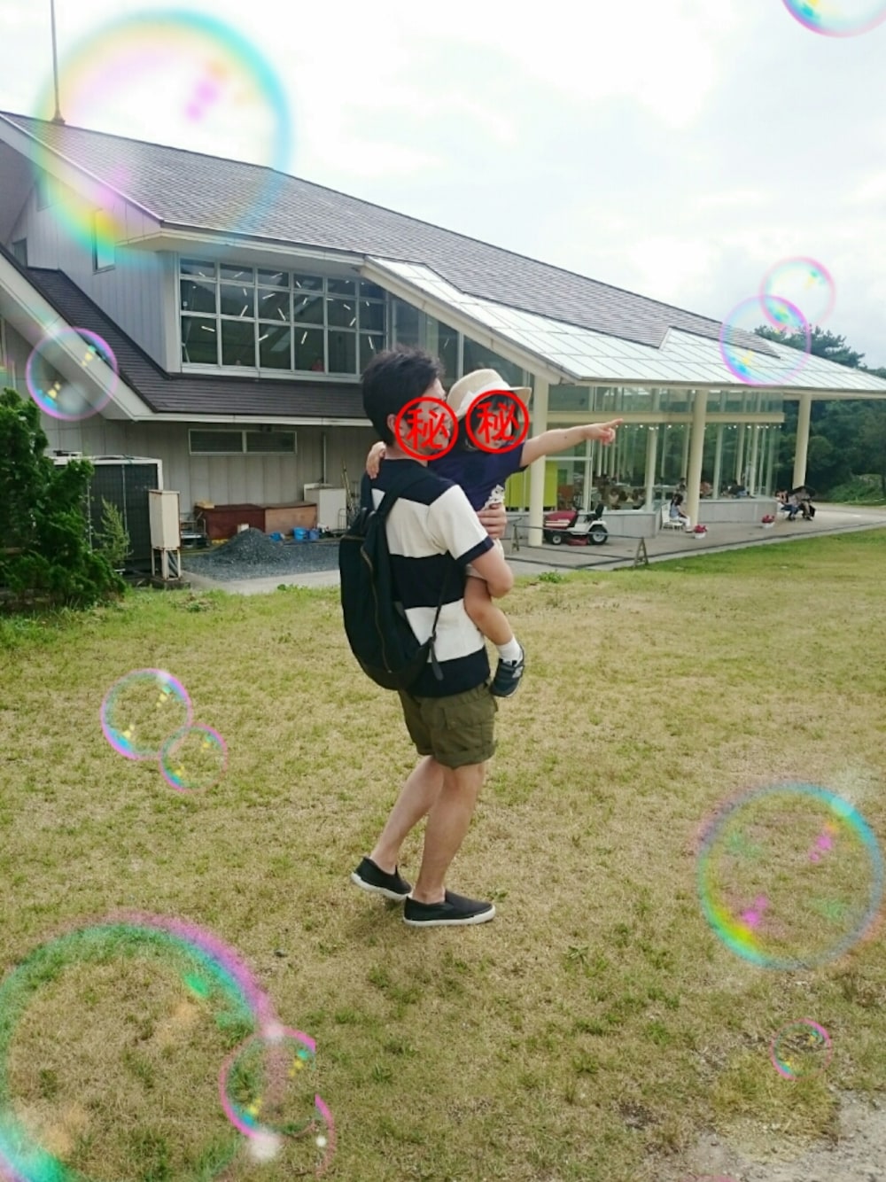 「夏、シンプル、ショートパンツ」｜「NANO universeのアイテム（Tシャツ/カットソー、ホワイト系）」を使った、makashoさん（メンズ・170cm）の夏コーディネートの1枚目の写真