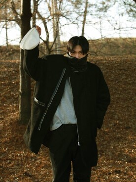 「gray」｜「アイテム（その他アウター）」を使った、HOON/CHIC-UPさん（メンズ・177cm）の冬コーディネート