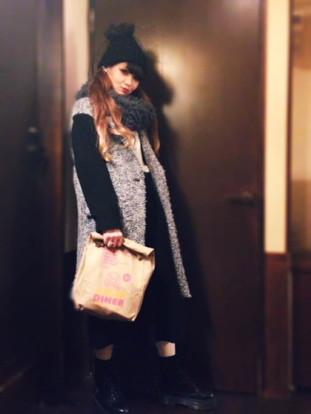 「バイカラー、チェスターコート、WEGO、zootie、Aymmy in the batty girls、w closet、チュール付きニット帽、瀬戸あゆみ、もこもこ、ガウチョパンツ」｜「WEGOのWEGO/バイカラーチェスターコート（チェスターコート、その他）」を使った、はまさん（レディース・160cm）の冬コーディネートの1枚目の写真
