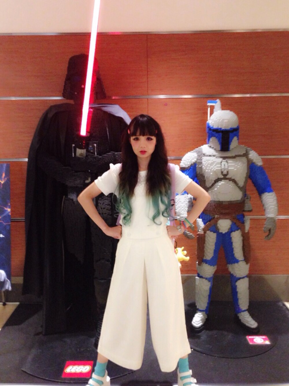 「オールホワイト、サロペット、ワイドパンツ、２ＷＡＹ、w closet、STAR WARS、WE GO、スターウォーズ」｜「w closetのアイテム（オールインワン・サロペット、ホワイト系）」を使った、はまさん（レディース・160cm）の夏コーディネートの1枚目の写真