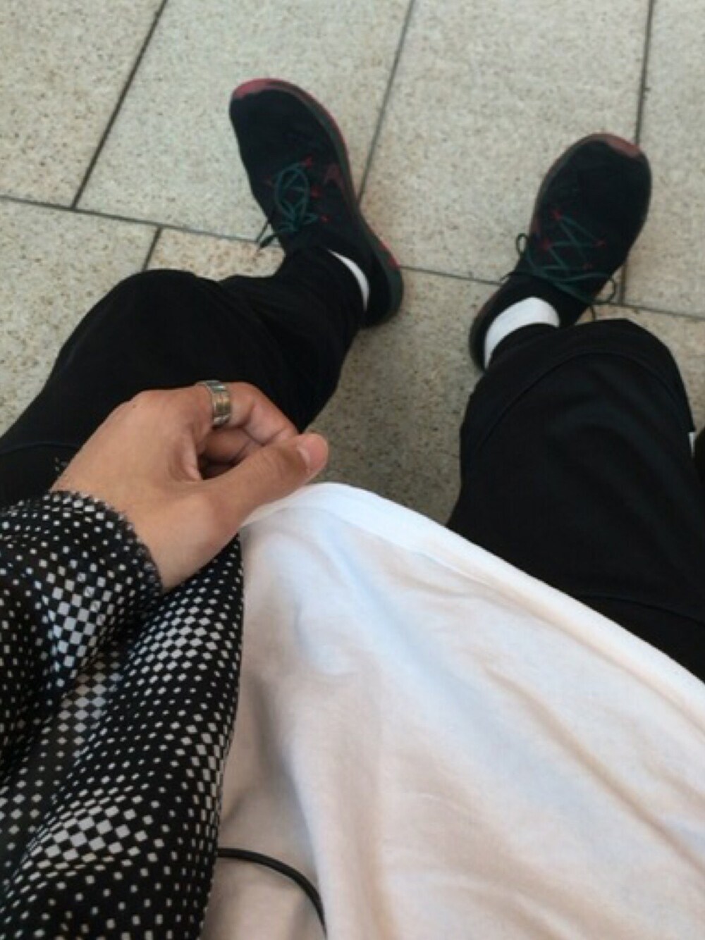 「NIKE、nikesportswear、NEEDLES、MEMENTISM、モノトーン、ootd、白Tシャツ」｜「unrelaxingのスーパーオーバーサイズ　ビッグシルエット フロント&バック刺繍スカビッグTシャツ（Tシャツ/カットソー、ホワイト系）」を使った、Kou_saitohさん（メンズ・168cm）の夏コーディネートの1枚目の写真
