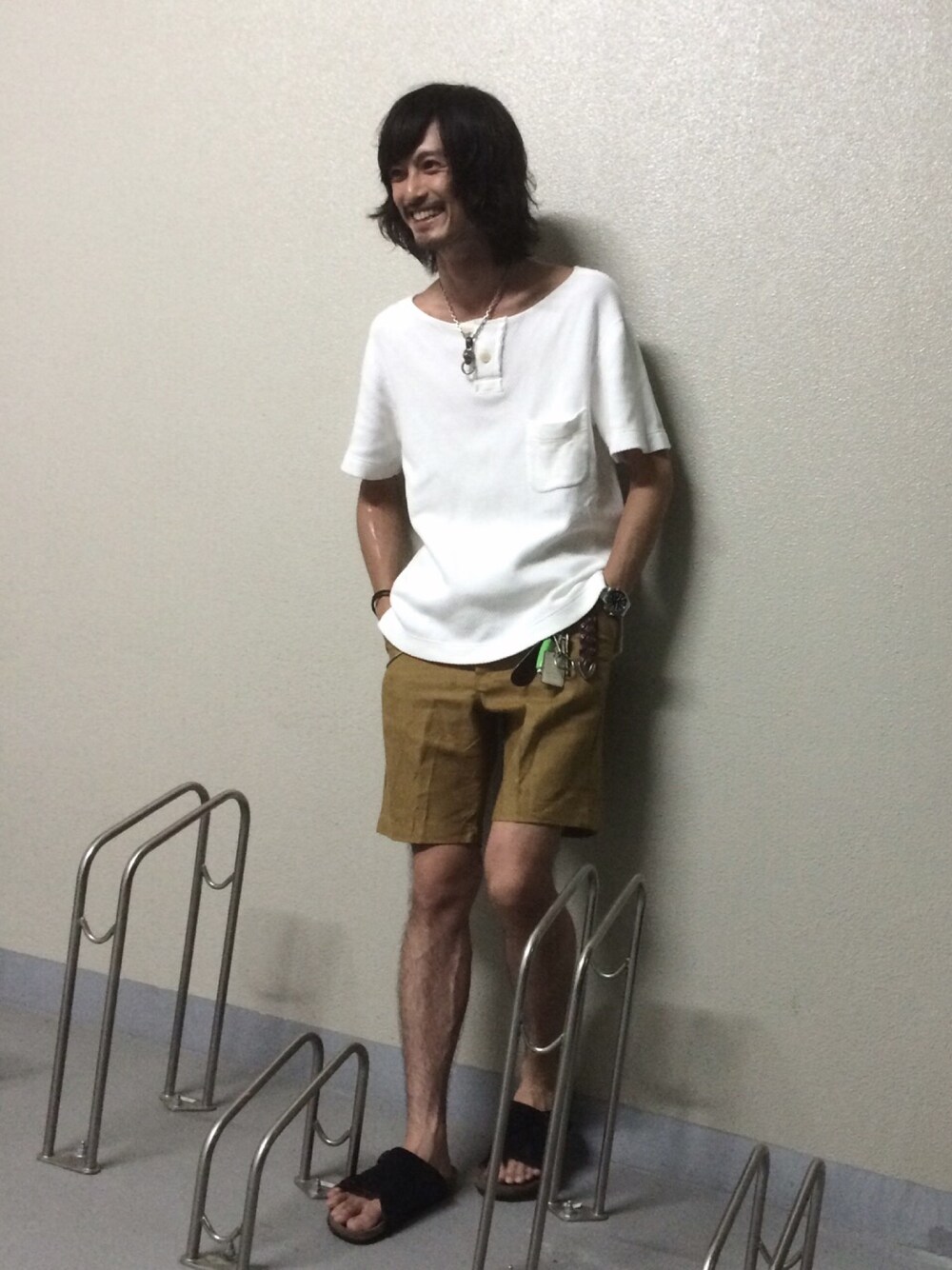 「Soloist、vintage、birkenstock」｜「TAKAHIROMIYASHITATheSoloIst.のアイテム（Tシャツ/カットソー、ホワイト系）」を使った、君嶋麻耶さん（メンズ・176cm）の夏コーディネートの1枚目の写真