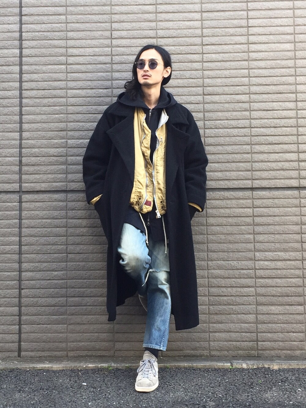 「Plantation(Plantation)、ISSEY MIYAKE、yohjiyamamoto、dip、vintage、adidas、OLIVER PEOPLES」｜「EDIFICEのOLIVER PEOPLES EX MP-2（サングラス、ブラック系）」を使った、君嶋麻耶さん（メンズ・176cm）の春コーディネートの1枚目の写真