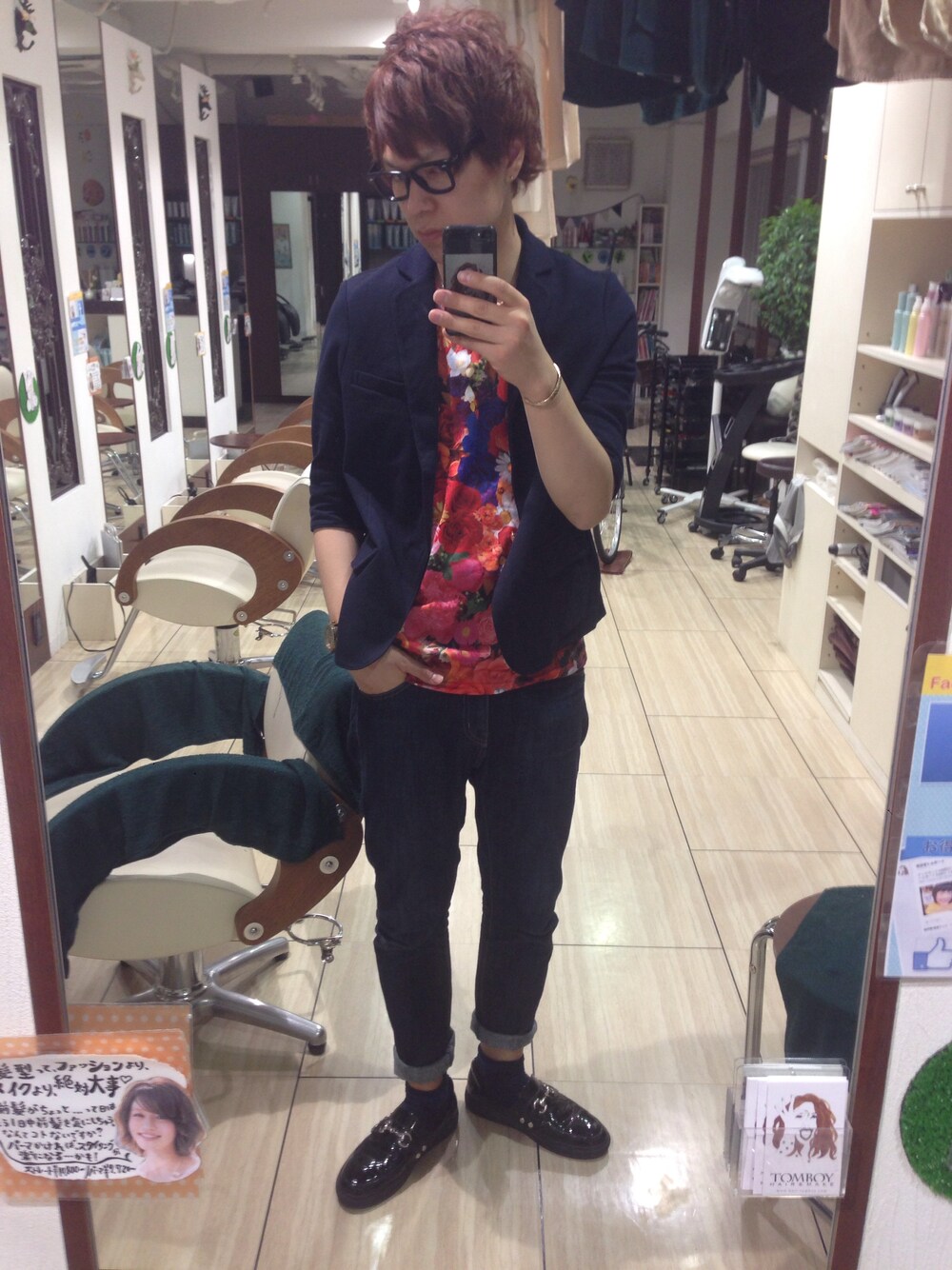 「スキニー、花柄」｜「PUBLIC EYESのPE-14 フラワーグラフィックTシャツ（Tシャツ/カットソー、その他）」を使った、トシボーイさん（メンズ・183cm）の春コーディネートの1枚目の写真