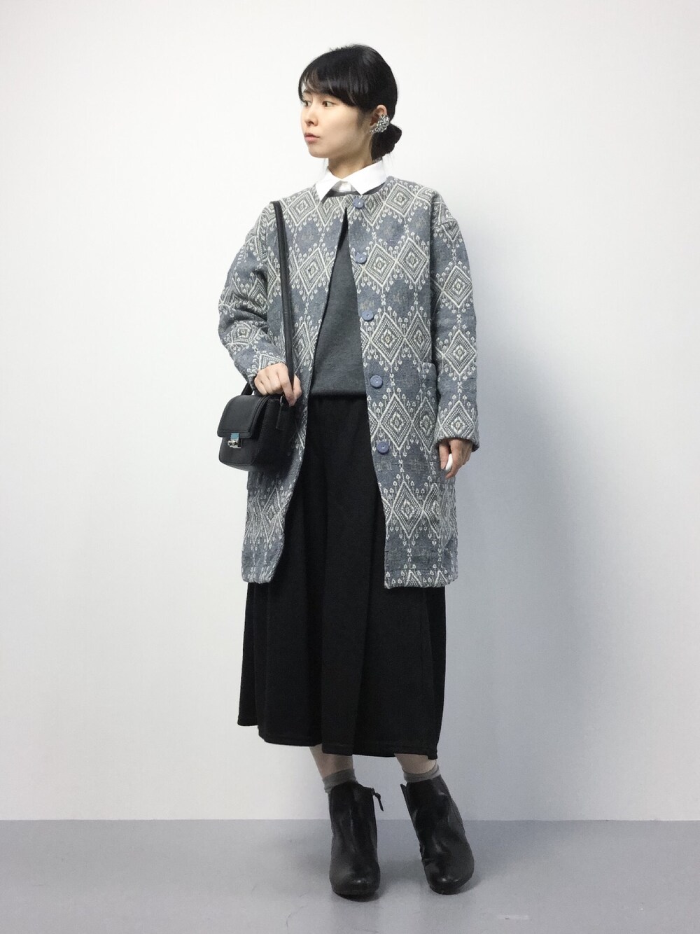 「アウター、ブーツ、ジャガード、ショートブーツ、冬コーデ、ワイドパンツ、ショルダーバック、冬、ガウチョパンツ、付け襟」｜「SENSE OF PLACE by URBAN RESEARCHのボクシーショルダー（ショルダーバッグ、ブラック系）」を使った、sayaさん（レディース・163cm）の秋コーディネートの1枚目の写真