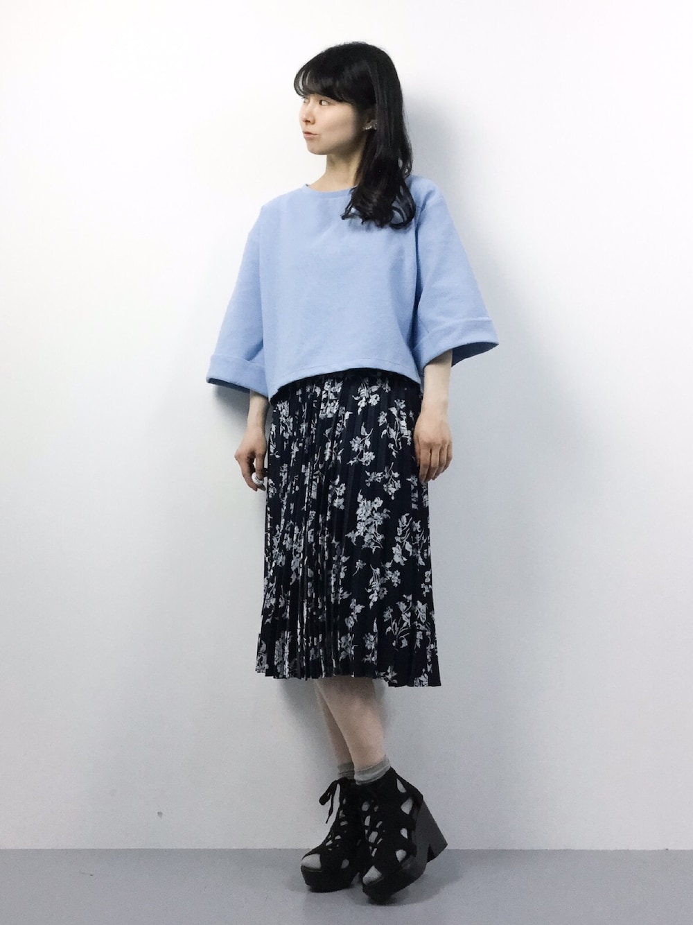 「LOWRYS FARMのリップルソデヒロプルオーバー7分袖　717815（Tシャツ/カットソー、ブルー系）」を使った、sayaさん（レディース・163cm）の冬コーディネートの1枚目の写真