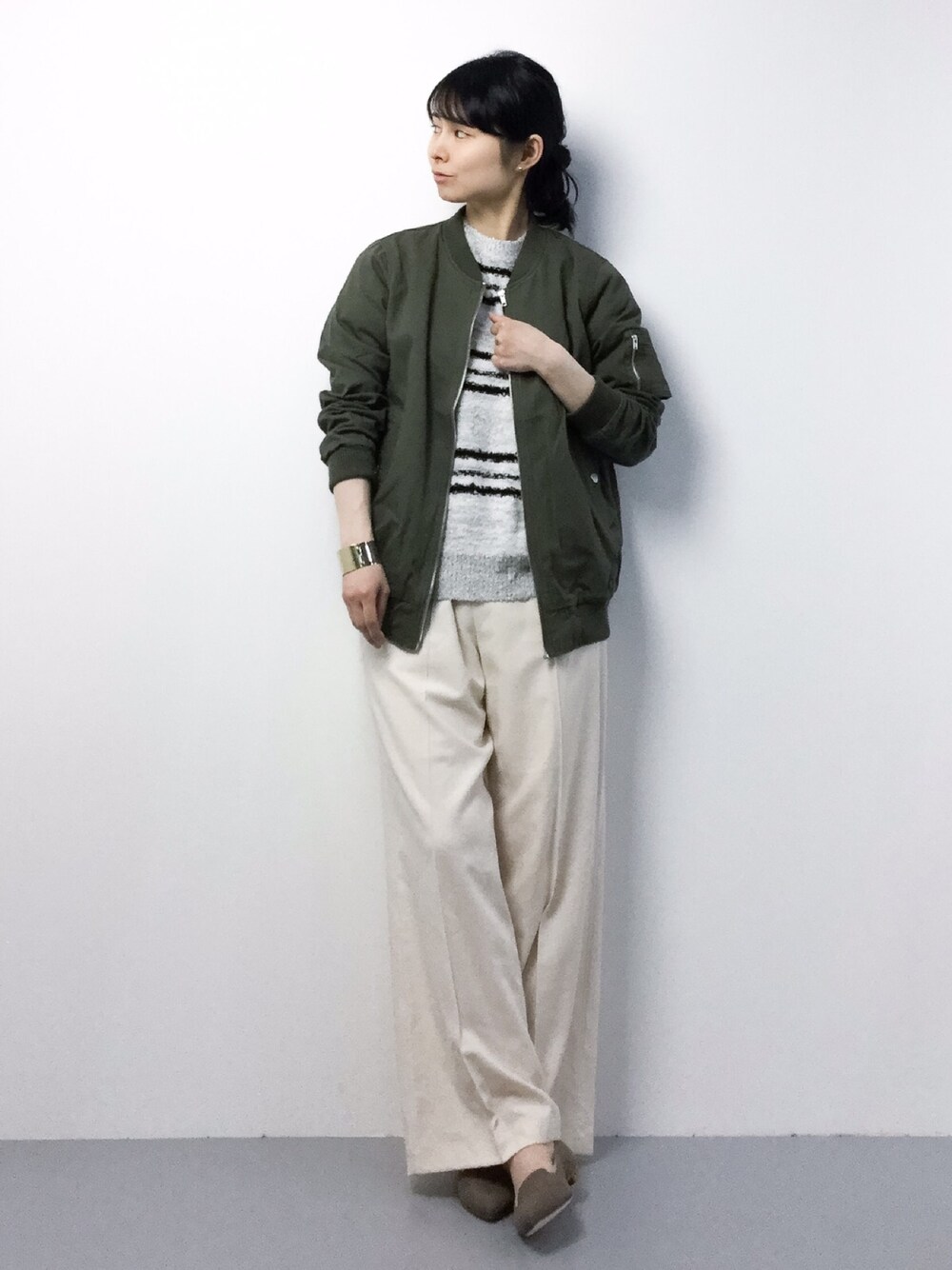 「EN ROUTEのENR ビスコースワイドパンツ（その他パンツ、ホワイト系）」を使った、sayaさん（レディース・163cm）の冬コーディネートの1枚目の写真