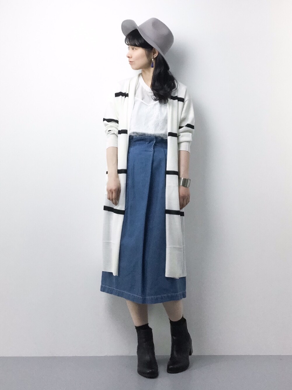「CECIL McBEEの16.SS ボーダーカーディガン（カーディガン/ボレロ、ホワイト系）」を使った、sayaさん（レディース・163cm）の春コーディネートの1枚目の写真