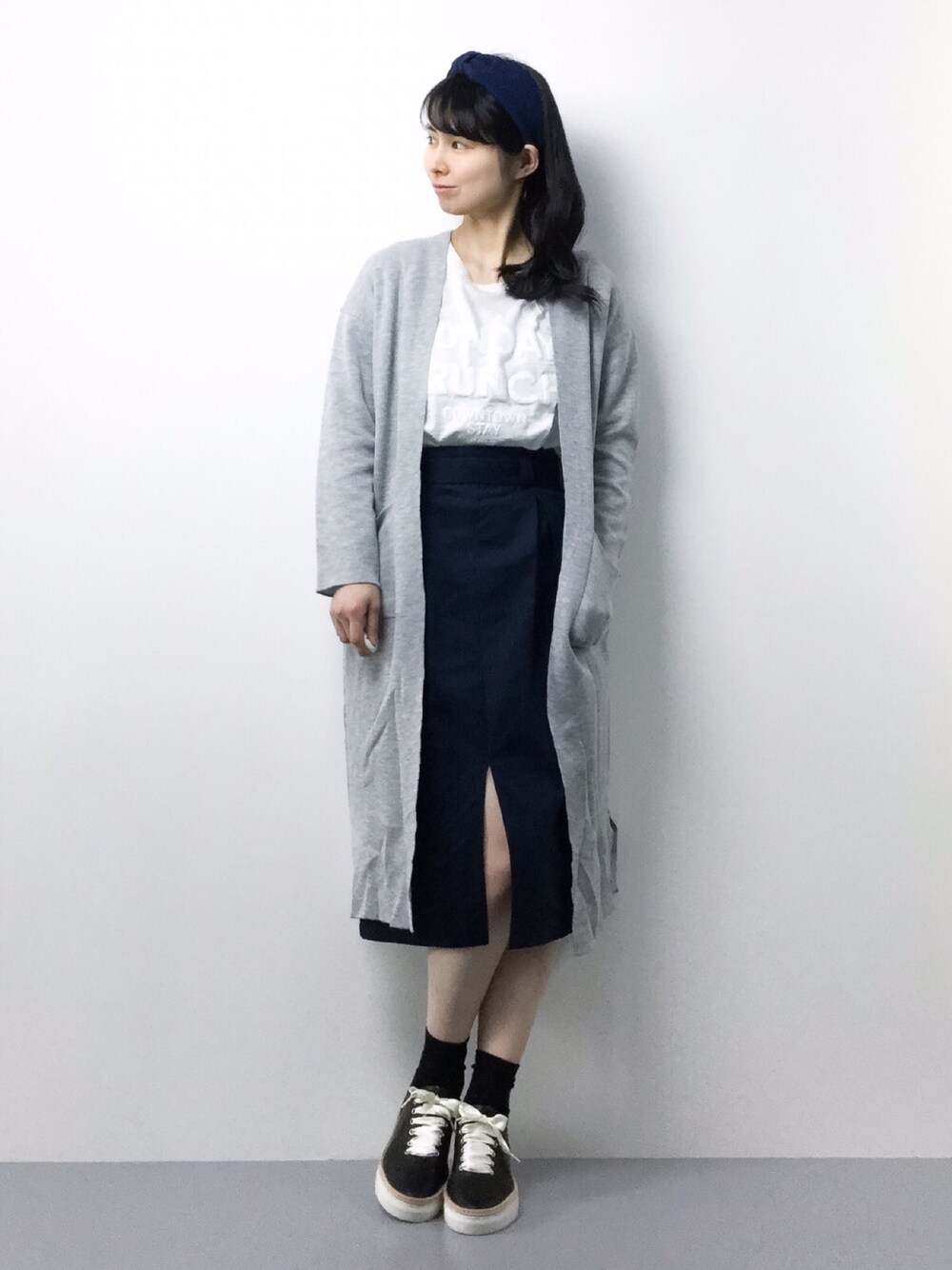 「Andemiuのベルトツキハイウエストスカート 714535（スカート、ブルー系）」を使った、sayaさん（レディース・163cm）の春コーディネートの1枚目の写真