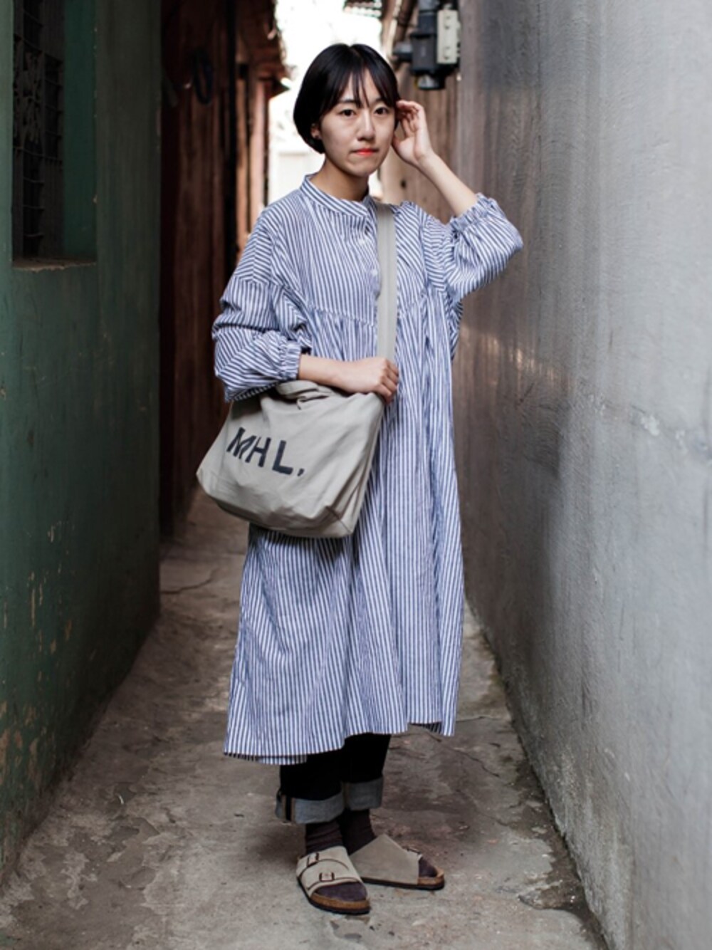 「UNIQLO、birkenstock、street、korea、ootd、MARGARET HOWELL、streetfashion、streetstyle、streetsnap」｜「BIRKENSTOCKのArizona Men's Sandals（その他、その他）」を使った、echeveauさん（レディース・164cm）の春コーディネートの1枚目の写真