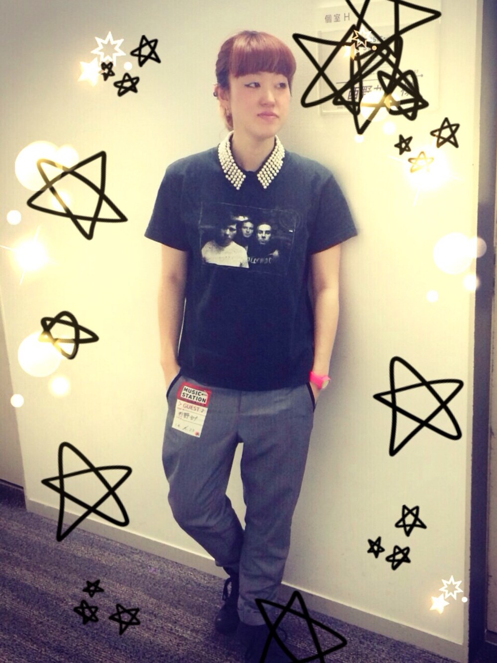 「コンバース、シャツ、スラックス、パール、モノトーン、オールスター、ロックT、stylist、ピンストライプ、収録」｜「CONVERSEのCONVERSE ALL STAR ARMYSHOES MID/オールスター アーミーシューズ MID（スニーカー、ブラック系）」を使った、PUNCH YAGIさん（レディース・161cm）の春コーディネートの1枚目の写真